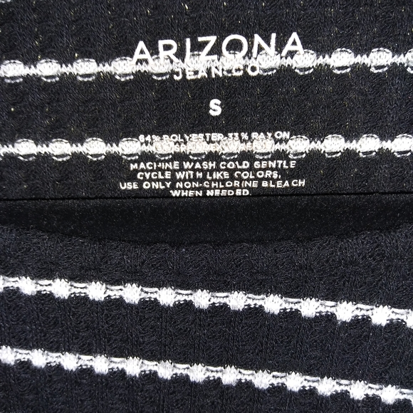 Arizona Jean Co Cropped Sweater - Picture 2 of 2